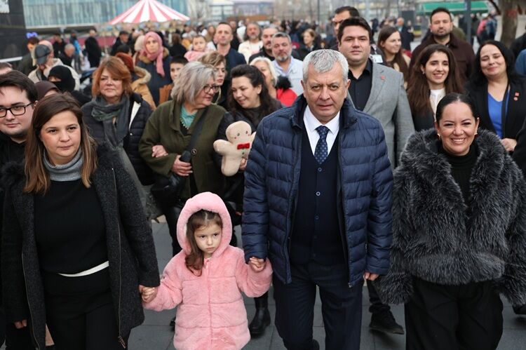 Yeni Yıl Heyecanı Osmangazi Meydanı’nda Yaşanıyor 11