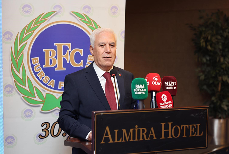 Bursa Fan Clup'te Bayrak Değişimi2
