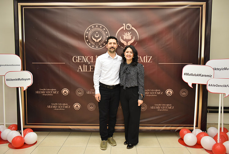 A İ L E1-1