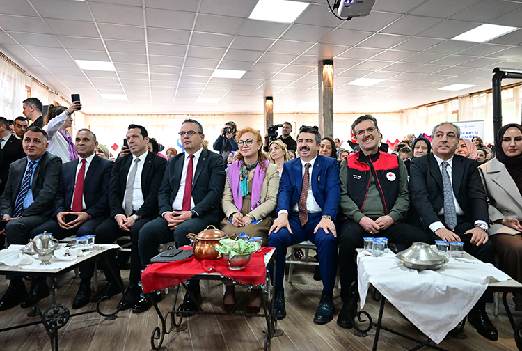 O K T A Y Y I L M A Z5-6