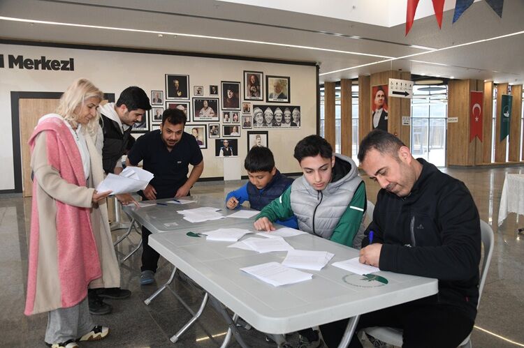 Tarihi Kent Koşusu Numara Dağıtımı (8)