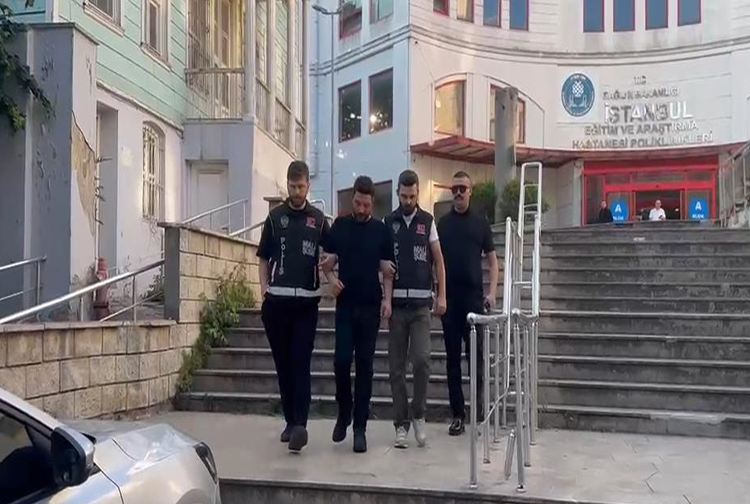 Oğuzhan Uğur1