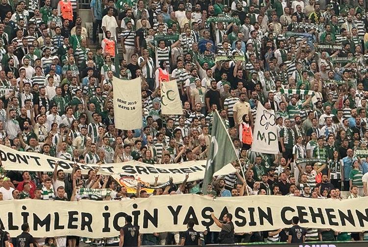 Bursaspor taraftarından Kızılyıldız'a mesaj