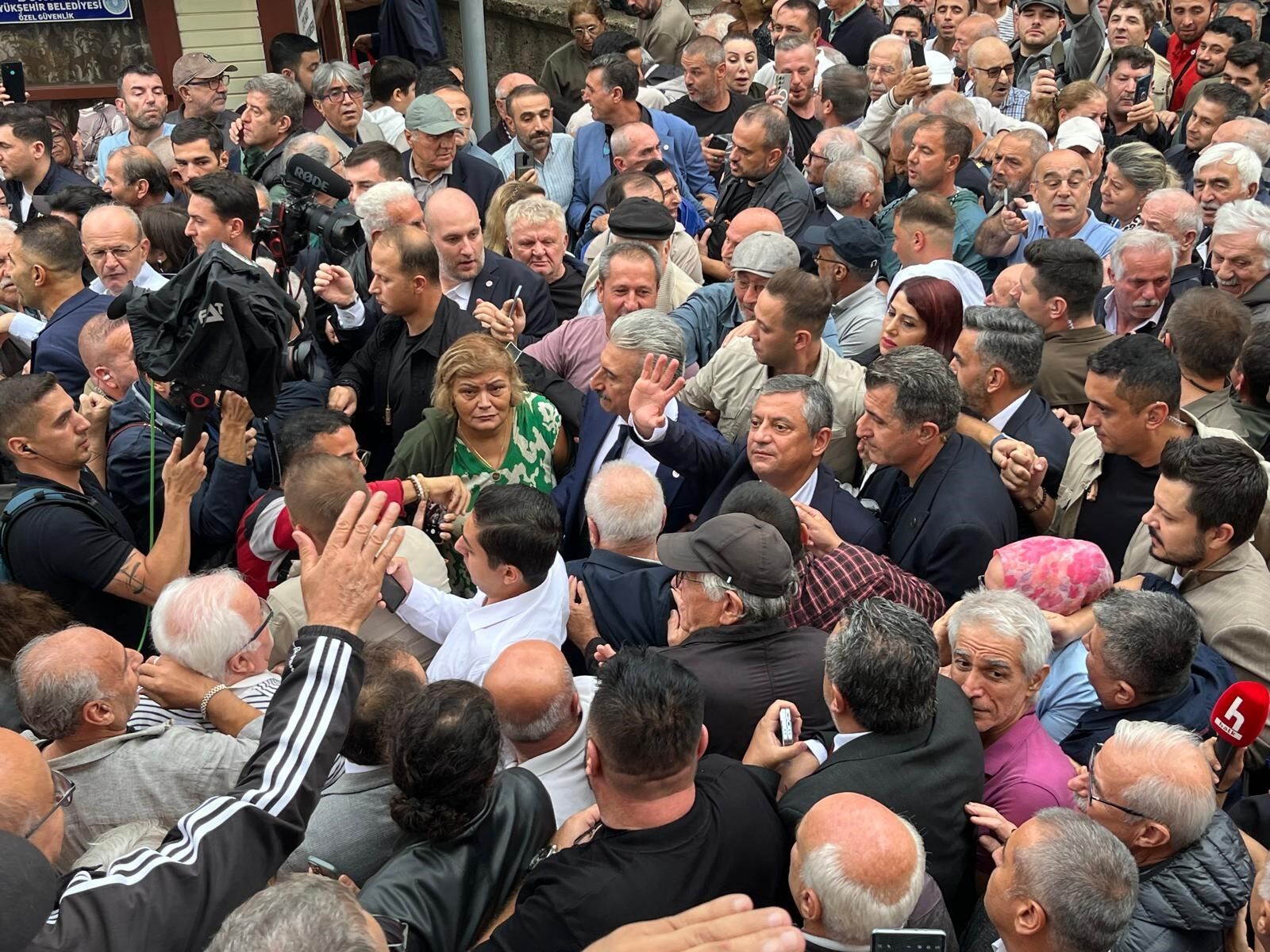 YENİ Parti Genel Başkanı Özgür Özel: "Milletin koyduğu ismi kimseye değiştirtmeyiz"
