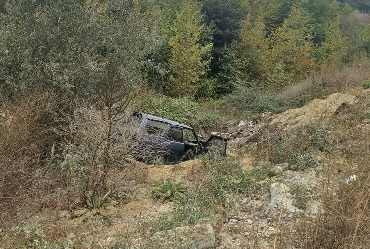 Bursa’da otomobil şarampole uçtu: 2 yaralı
