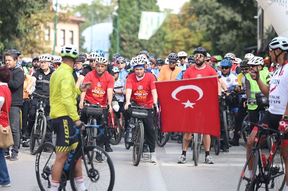 Başkan Erkan Aydın farkındalık için pedal çevirdi