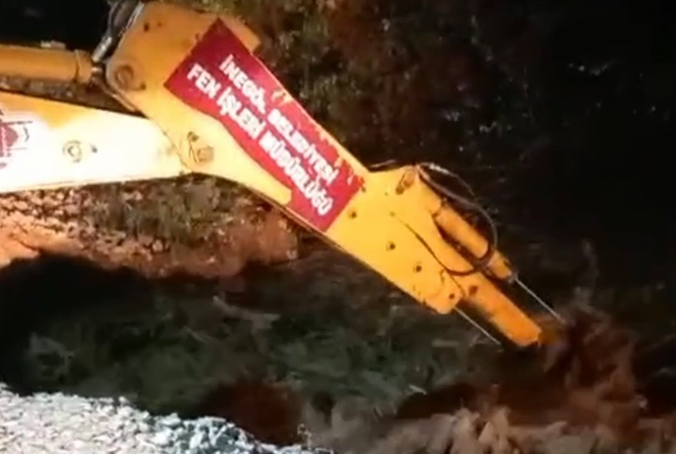 Bursa’da Yağış Köprüyü Çökertti