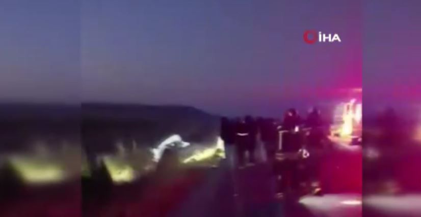 Ankara'da otomobiller kafa kafaya çarpıştı