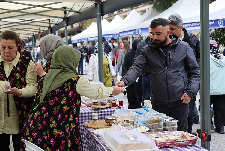 ‘’Meydan Kadınların’’ Dayanışma Pazarı 21’inci kez kuruldu