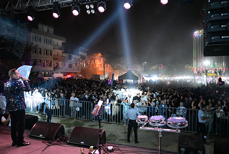 Yıldırım Belediyesi Ve B A L G Ö Ç Iş Birliğiyle Düzenlenen 4’Üncü Geleneksel Yıldırım Balkan Panayırı Renkli Görüntülere Sahne Oldu.2