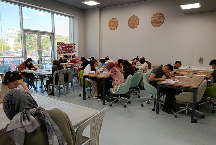 Yıldırım'da Gençlere K P S S Provası2