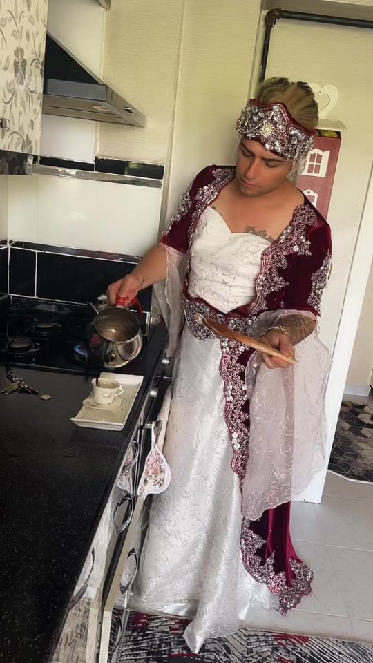 tiktok-fenomeni-mukremin-gezgin-kimdir-hamile-mi-1649839559-110.jpeg